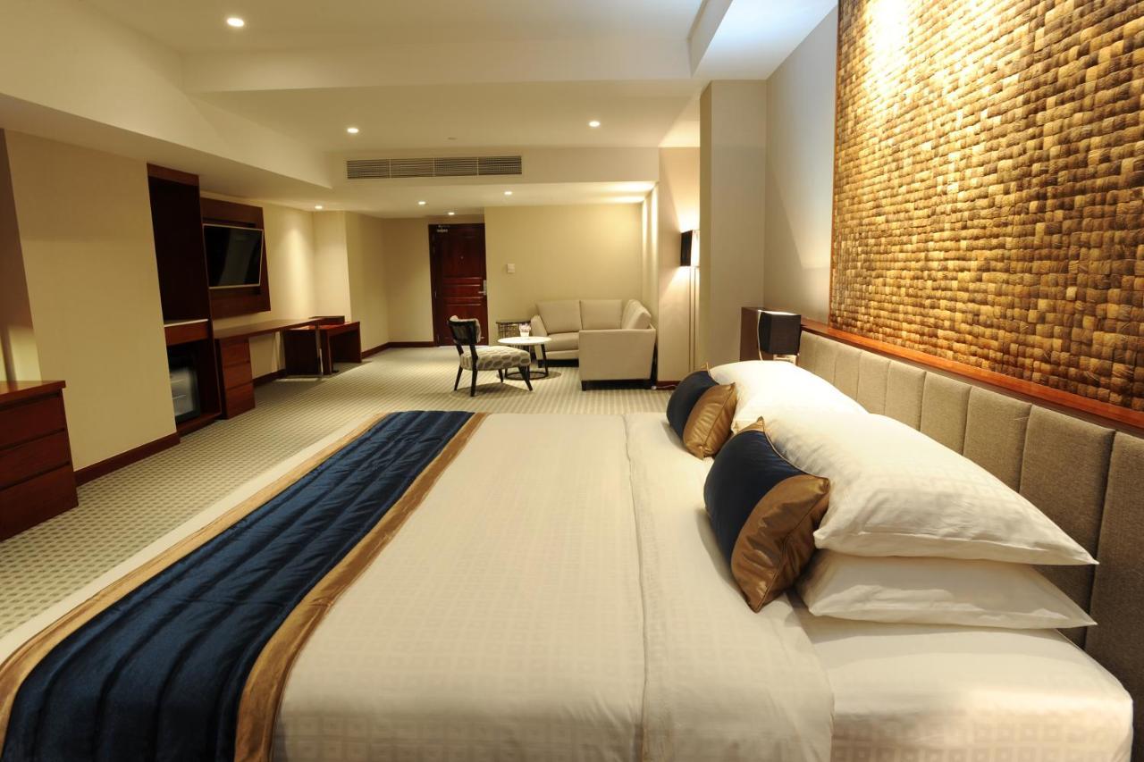 Yangon Thanlwin Hotel Екстериор снимка