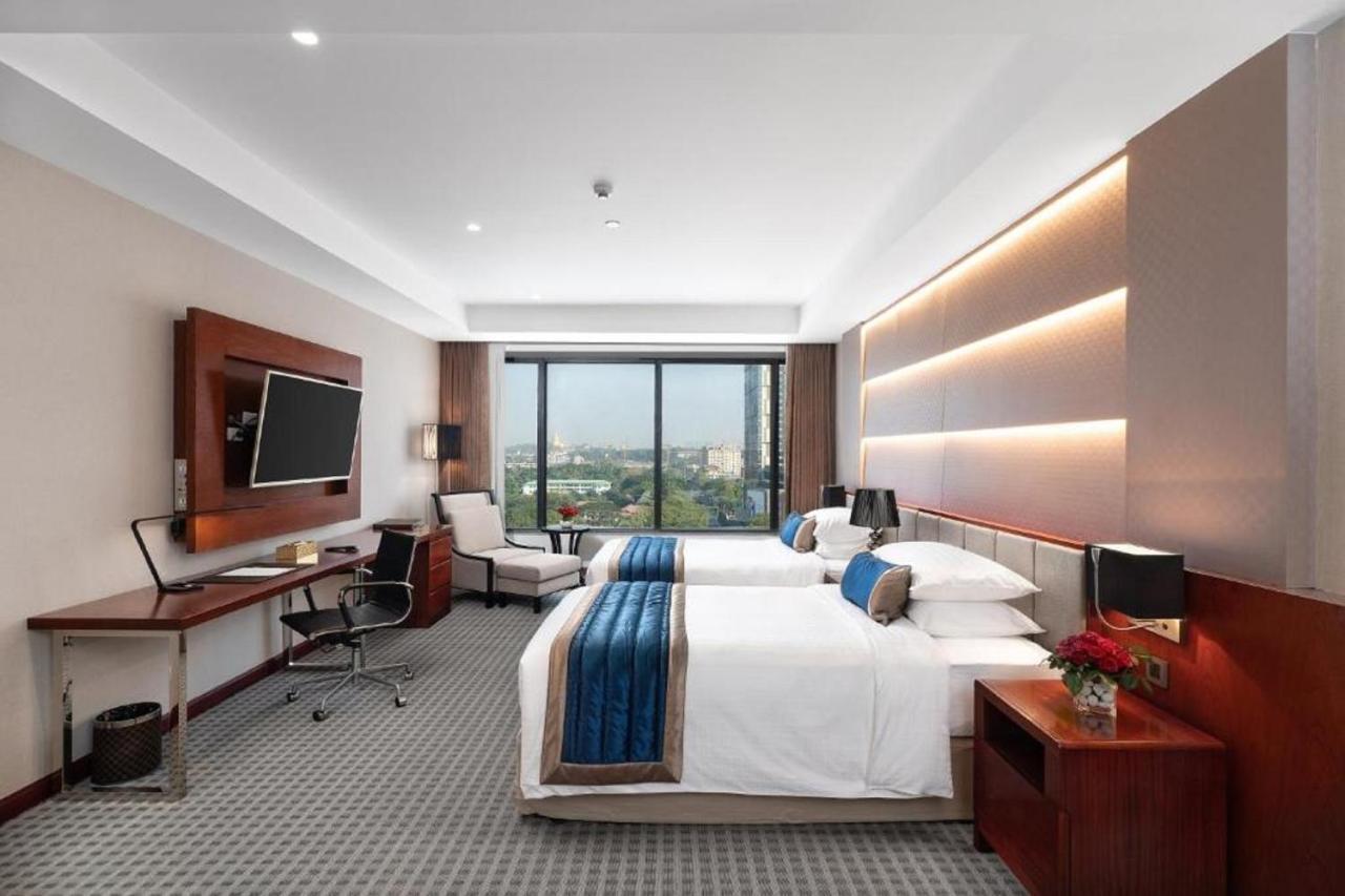 Yangon Thanlwin Hotel Екстериор снимка