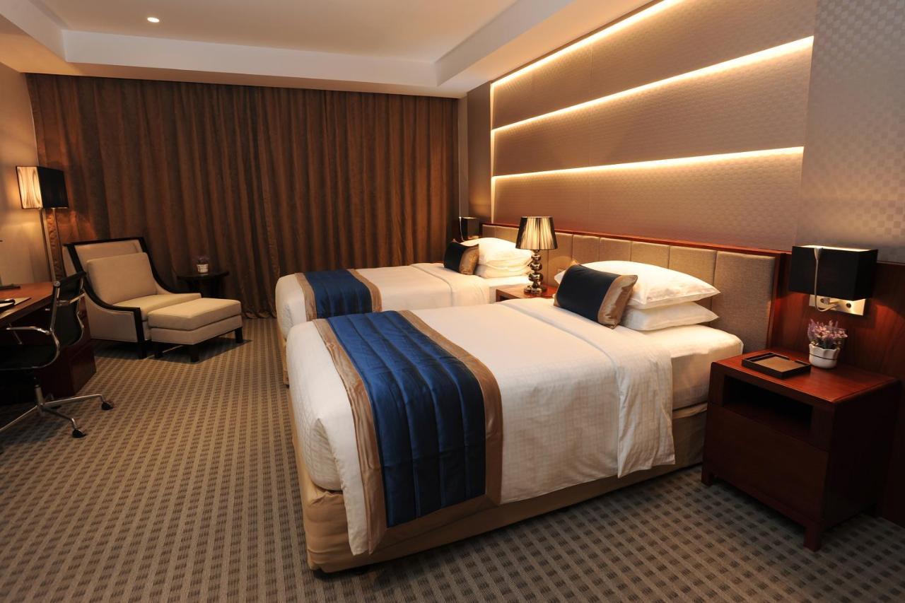 Yangon Thanlwin Hotel Екстериор снимка